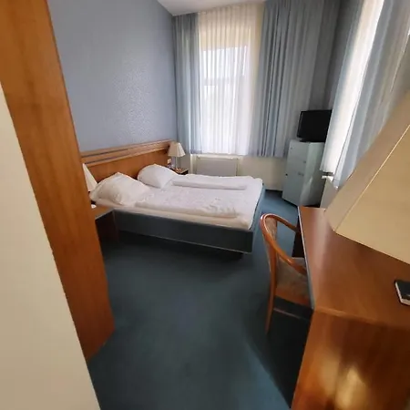 Zum Ratskeller Hotel *