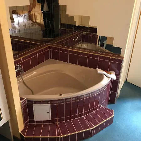 Zum Ratskeller Hotel Carlsfeld